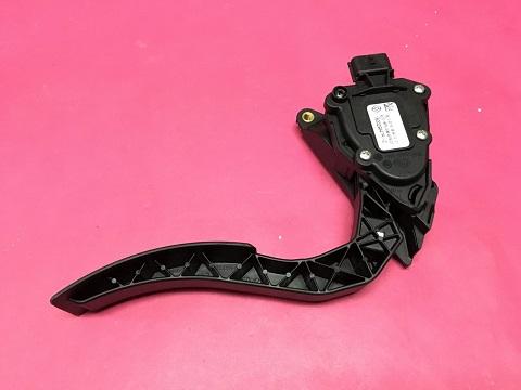 OEM-180029347R Gaz Pedalı Renault Clio IV