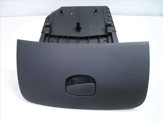 OEM-681087227R Torpido Alt Kapak Renault Clio IV