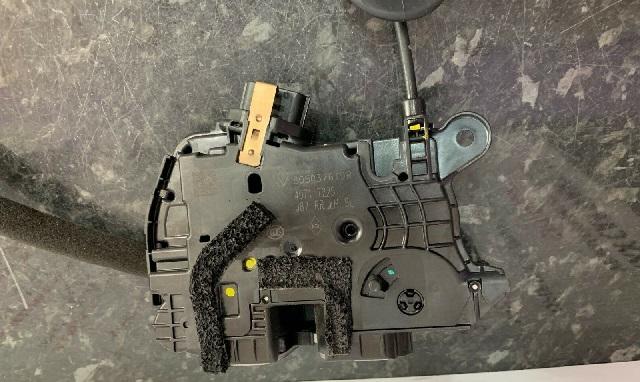 OEM-805037619R Arka Sol Elektrikli Kapı Kilidi