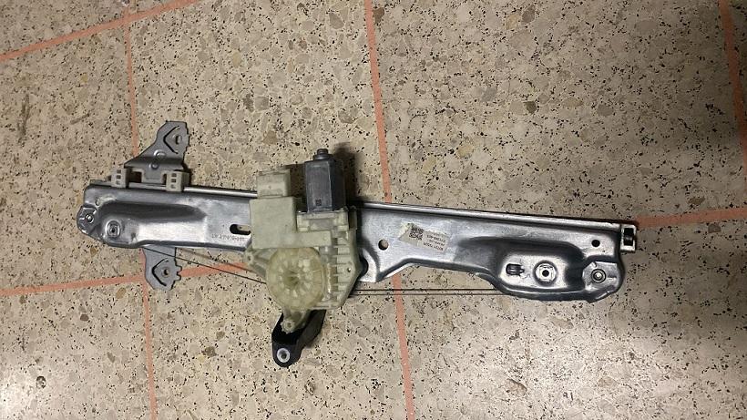 OEM-807217052R Ön Cam Krikosu Renault Kadjar